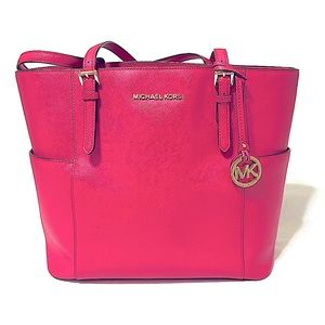 Authentic Michael Kors Signature JetSet tote Crosshatch leather color Raspberry